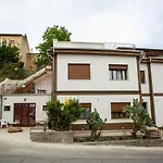 לינה וארוחת בוקר La Terrazza Sulle Madonie